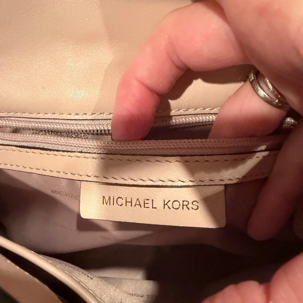 Michael Kors Slone Ruffle Light Pink Handbag with Gold Chain - Picture 5 of 10